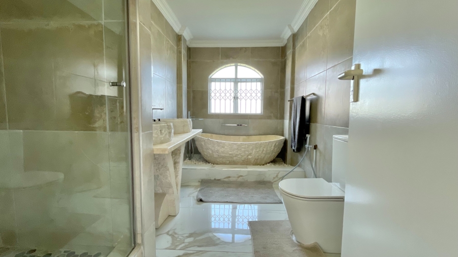 4 Bedroom Property for Sale in Greenways Golf Estate Western Cape